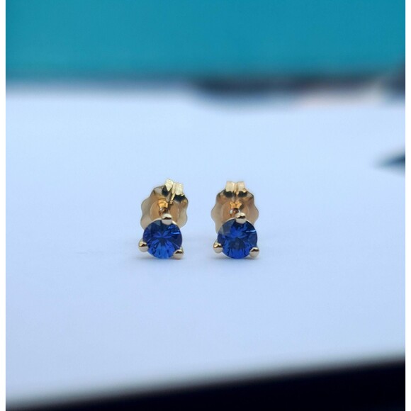 Blue Sapphire 3-prong 14K Solid Gold Stud Earrings 0.30 CTW - Picture 5 of 7